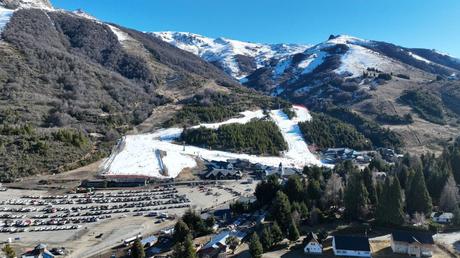 Pistas sin nieve: las soluciones que reinventan el esquí en tiempos de cambio climático Pistas sin nieve: las soluciones que reinventan el esquí en tiempos de cambio climático