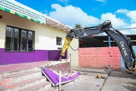 Juan Manuel Navarro arranca la construcción de aulas didácticas en beneficio de 900 estudiantes