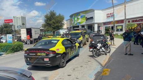 Asalto en sucursal bancaria de Plaza Sendero provoca crisis nerviosa en clientes Guardia Municipal atendió el reporte; no se registraron lesionados
