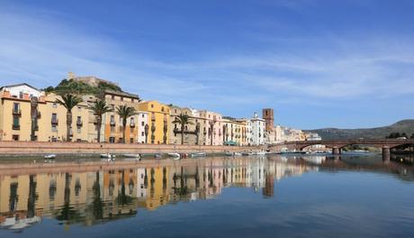 Descubrir Cerdeña de una forma diferente – Ruta por la Costa Verde viajando en ferry desde Barcelona Bosa