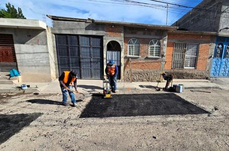 Programa “Por Buen Camino” refuerza reparación de baches en la capital y delegaciones