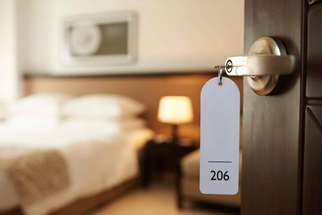 ¿Hay un momento idóneo para implementar un programa de upselling en un hotel?