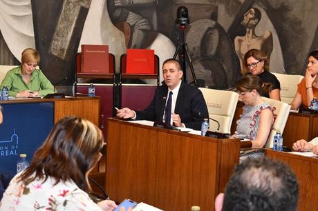 Junta refuerza la colaboración con la UCLM en el desarrollo de los programas de Memoria Democrática