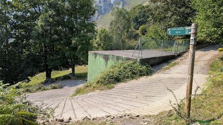 PICO OBESON desde TIELVE, Cabrales Depósito de aguas de Tielve