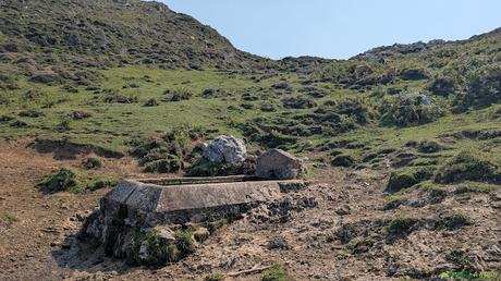 PICO OBESON desde TIELVE, Cabrales Fuente de camino a la Majada de Tordín