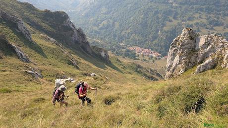 PICO OBESON desde TIELVE, Cabrales Canal de Pelliteru con Tielve debajo