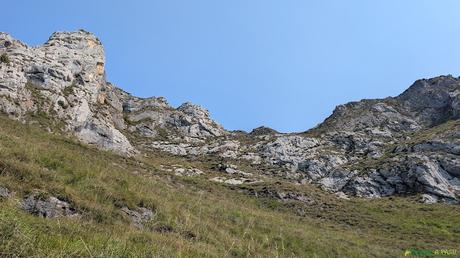 PICO OBESON desde TIELVE, Cabrales Zona superior de la Canal de Pelliteru