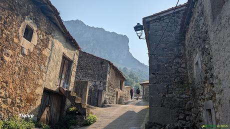 PICO OBESON desde TIELVE, Cabrales Casas en Tielve