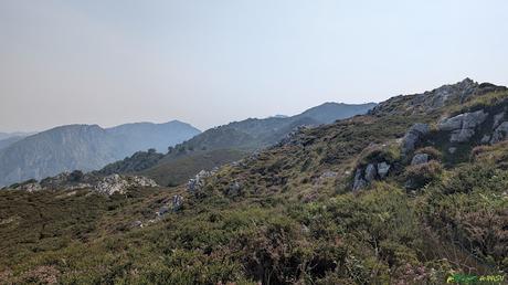 PICO OBESON desde TIELVE, Cabrales Saliendo de Pelliteru hacia la Majada de Tordín