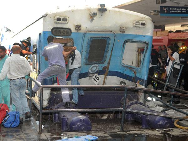 Un tren sin frenos dejó al menos 49 muertos y 675 heridos en Argentina