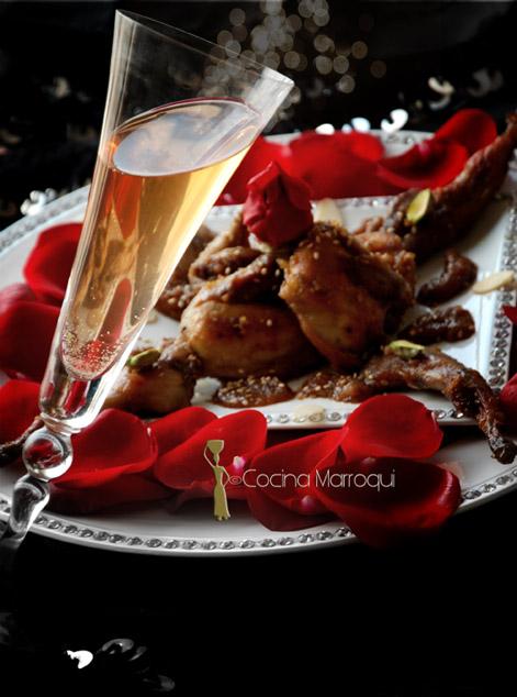 Codornices con pétalos de rosa