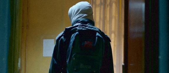 the-imposter-una-joya-que-se-mueve-por-la-delgada-linea-azul