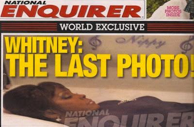 Publican foto de Whitney Houston durante el funeral