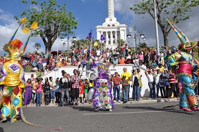 EL GRAN CARNAVAL DE SANTIAGO...