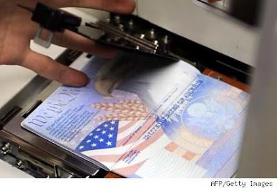 ES QUE SOMOS TAN ESTÚPIDOS ?