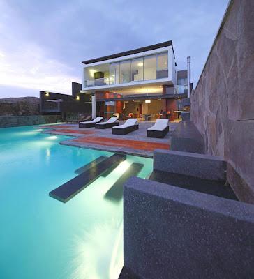 CASA MINIMALISTA CN EN PERU