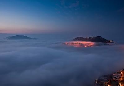 Ciudades conquistadas por la niebla - bahia de Tam Tai