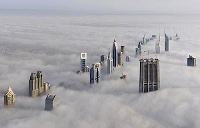 Ciudades conquistadas por la niebla