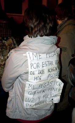 “Es el pueblo –gritan los estudiantes valencianos–, no el enemigo”.