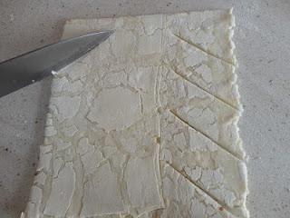 Trenza de pera y nueces al roquefort