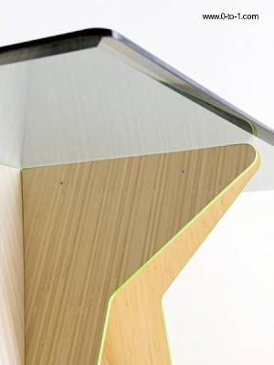 Pedestal de placas encajables Mesa de vidrio y bambú.