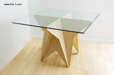 Perspectiva de la mesa de diseño Mesa de vidrio y bambú.