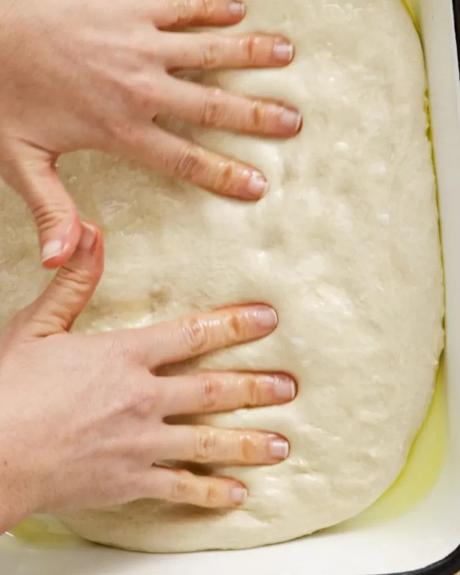 estirar masa con las manos