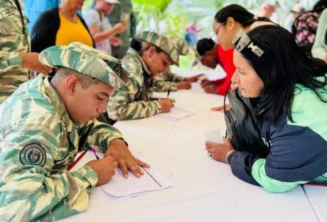 Yo me alisto, estoy listo