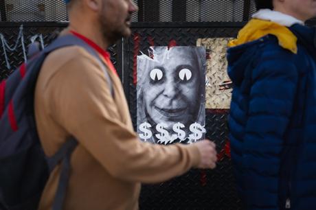 Marcha de jubilados: el arte de la rebeldía Marcha de jubilados: el arte de la rebeldía