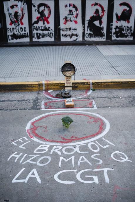 Marcha de jubilados: el arte de la rebeldía Marcha de jubilados: el arte de la rebeldía