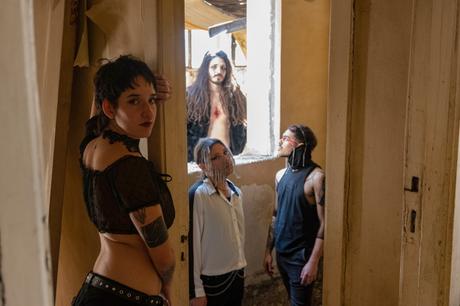 Conectar con la vulnerabilidad: Vestya presenta su segundo single «Piedra o Seda» Conectar con la vulnerabilidad: Vestya presenta su segundo single «Piedra o Seda»