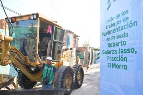 Lleva Juan Manuel Navarro otro arranque de pavimentación a colonia El Morro