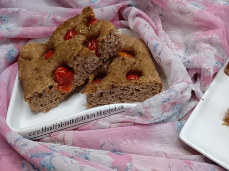 FOCCACIA À LA FARINE DE BLÉ COMPLET / WHOLE WHEAT FOCCACIA / FOCCACIA DE HARINA INTEGRAL / فوكاشيا دقيق القمح الكامل FOCCACIA À LA FARINE DE BLÉ COMPLET / WHOLE WHEAT FOCCACIA / FOCCACIA DE HARINA INTEGRAL / فوكاشيا دقيق القمح الكامل