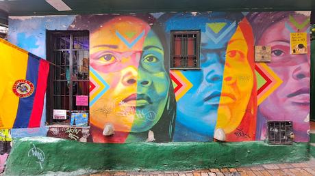 COLOMBIA : EL BARRIO DE LA CANDELARIA EN BOGOTÁ COLOMBIA : EL BARRIO DE LA CANDELARIA EN BOGOTÁ