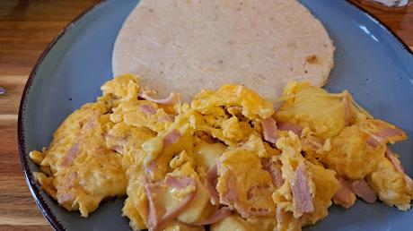 COLOMBIA : EL BARRIO DE LA CANDELARIA EN BOGOTÁ COLOMBIA : EL BARRIO DE LA CANDELARIA EN BOGOTÁ