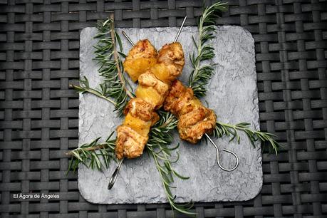 Brocheta de pollo y piña Tres brochetas para barbacoa El Ágora de Ángeles