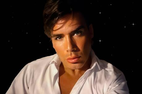 Víctor Aroca; ‘El amor es un estado de consciencia, no un sentimiento romántico’