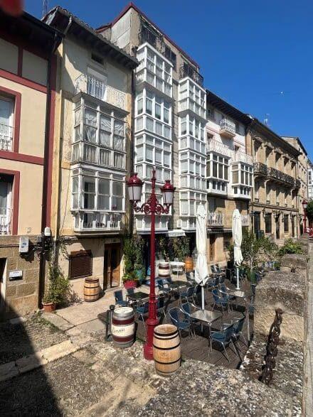 Escapada a la Rioja Alavesa (con niño y autocaravana) haro calles galerias