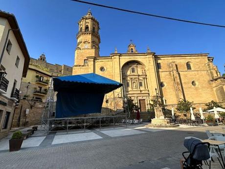 Escapada a la Rioja Alavesa (con niño y autocaravana) la bastida plaza principal