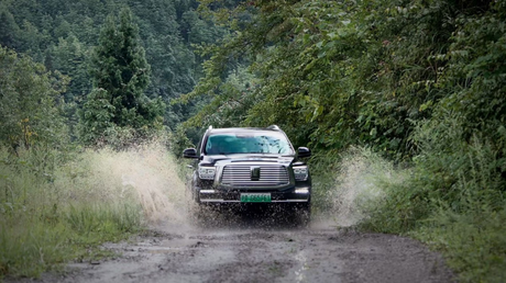 Prensa internacional en Dujiangyan: la tecnología Hi4 de GWM brilla con luz propia