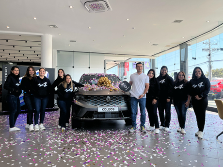 RONALD OCHOA, DE ALTATURIS RALLY ADQUIERE EL PRIMER KOLEOS FULL HYBRID E-TECH