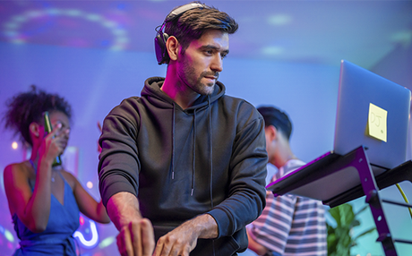 Formación Universitaria reafirma su liderazgo con la preparación del FP Preparatorio de Técnico Medio en Vídeo Disc-Jockey y Sonido