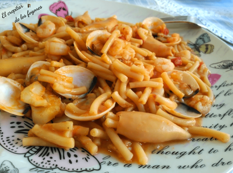 FIDEOS A LA CAZUELA CON CHIPIRONES Y ALMEJAS FIDEOS A LA CAZUELA CON CHIPIRONES Y ALMEJAS