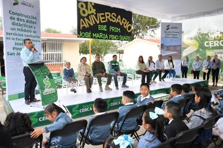 Alcalde Juan Manuel Navarro arranca construcción de aulas en primaria de San José del Barro
