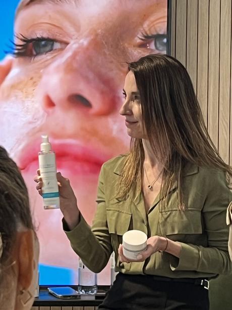 Tres expertos presentan un ácido seguro para piel sensible y una línea completa de skincare. Conocé la innovación que revoluciona el cuidado facial.
