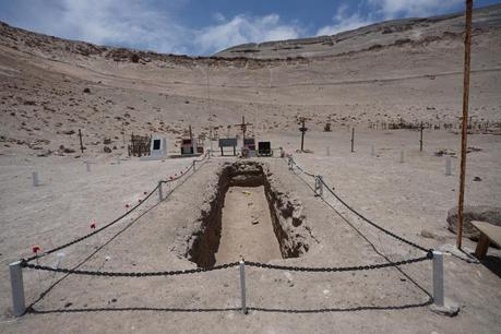 Objeción de conciencia de un valiente soldado: La historia del conscripto Michel Nash Fosa común descubierta en 1992 en Pisagua; monumento conmemorativo posterior