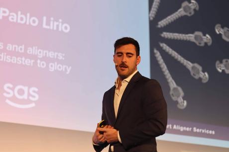 La excelencia formativa en ortodoncia de Smart Aligner Services sobre el escenario de la SEDO Zaragoza