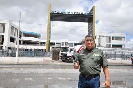 Juan Manuel Navarro Muñiz supervisa avances de la nueva Unidad Administrativa Municipal en avenida San Pedro