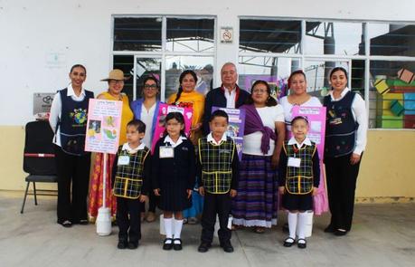 Conmemoran a la mujer indígena y refuerzan educación cívica en escuelas municipales