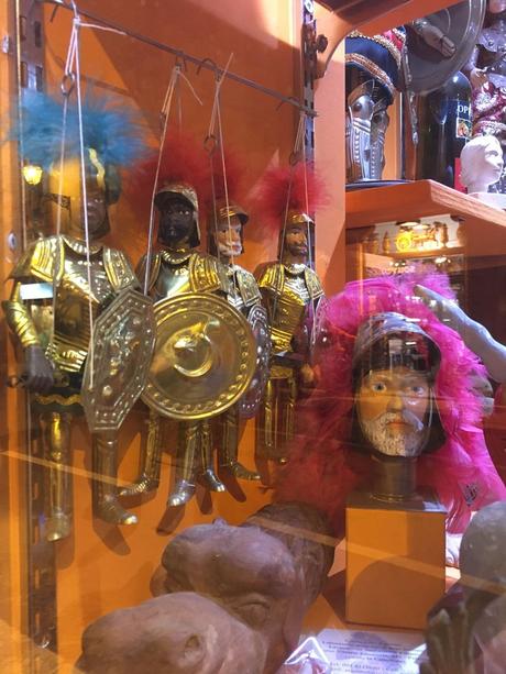 L´Opera dei Pupi (Teatro de marionetas), un clásico siciliano. IMG_3482.JPG